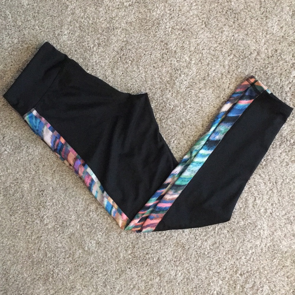 Black leggings with watercolor stripe